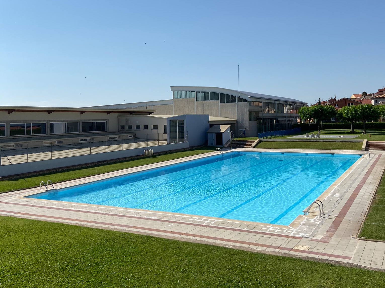 Berga aplica la gratuïtat a les piscines municipals durant la tarda per l'onada de calor prevista els pròxims dies a la ciutat