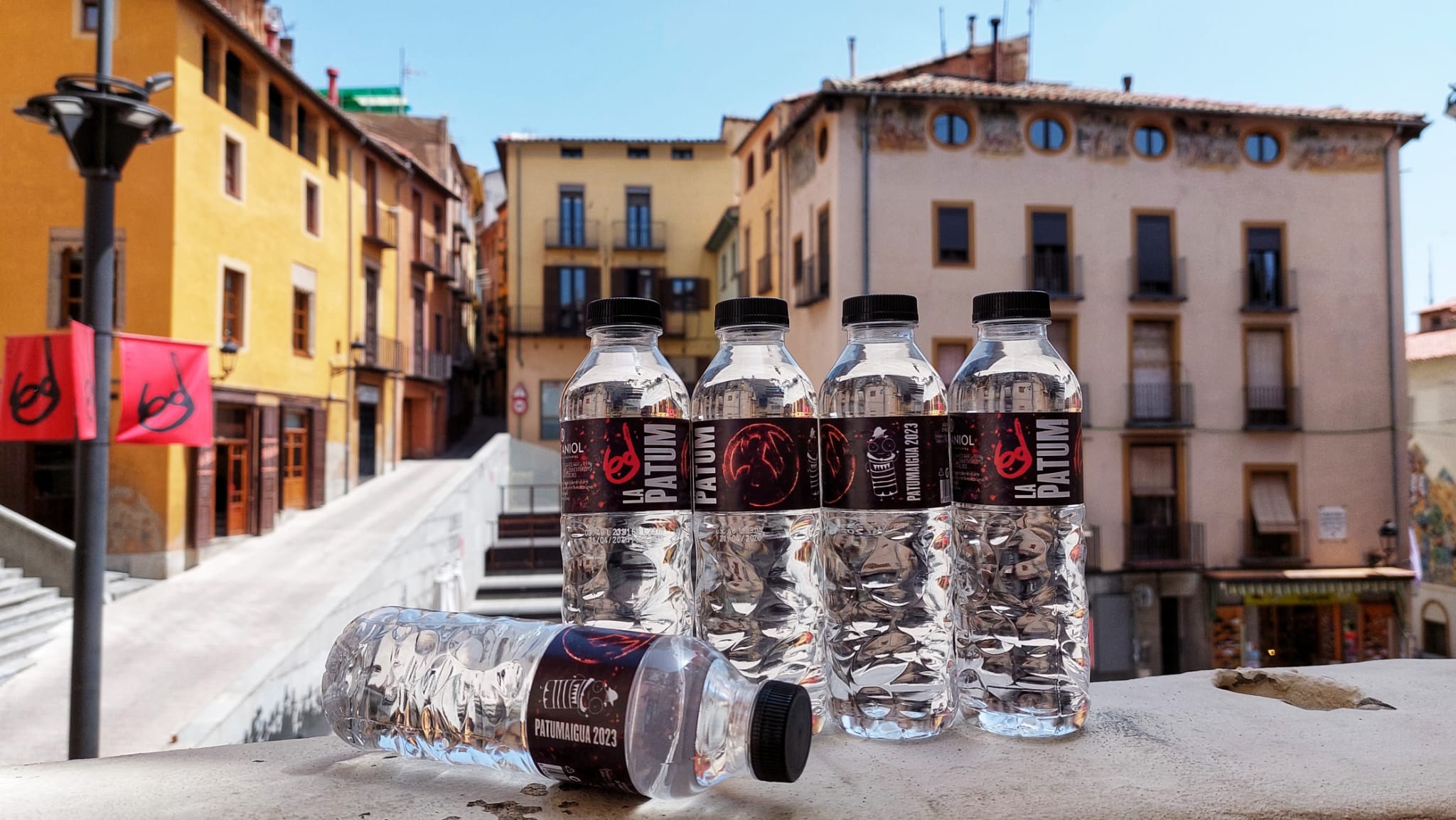 Berga distribuirà 20.000 ampolles d'aigua durant La Patum i centenars de ronyoneres fetes amb l'envàs reciclat de l'any passat