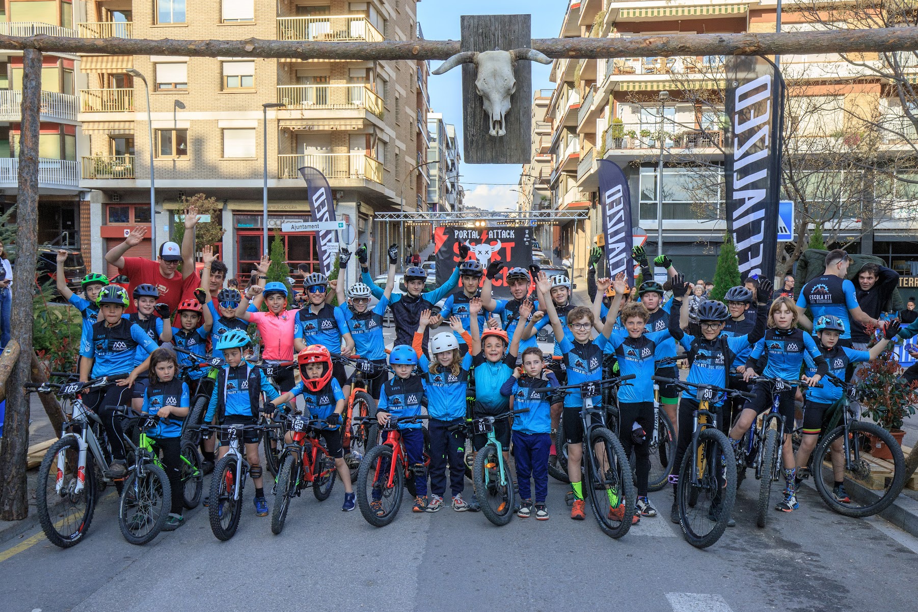 Portal Attack Short Track, al passeig de la Pau 