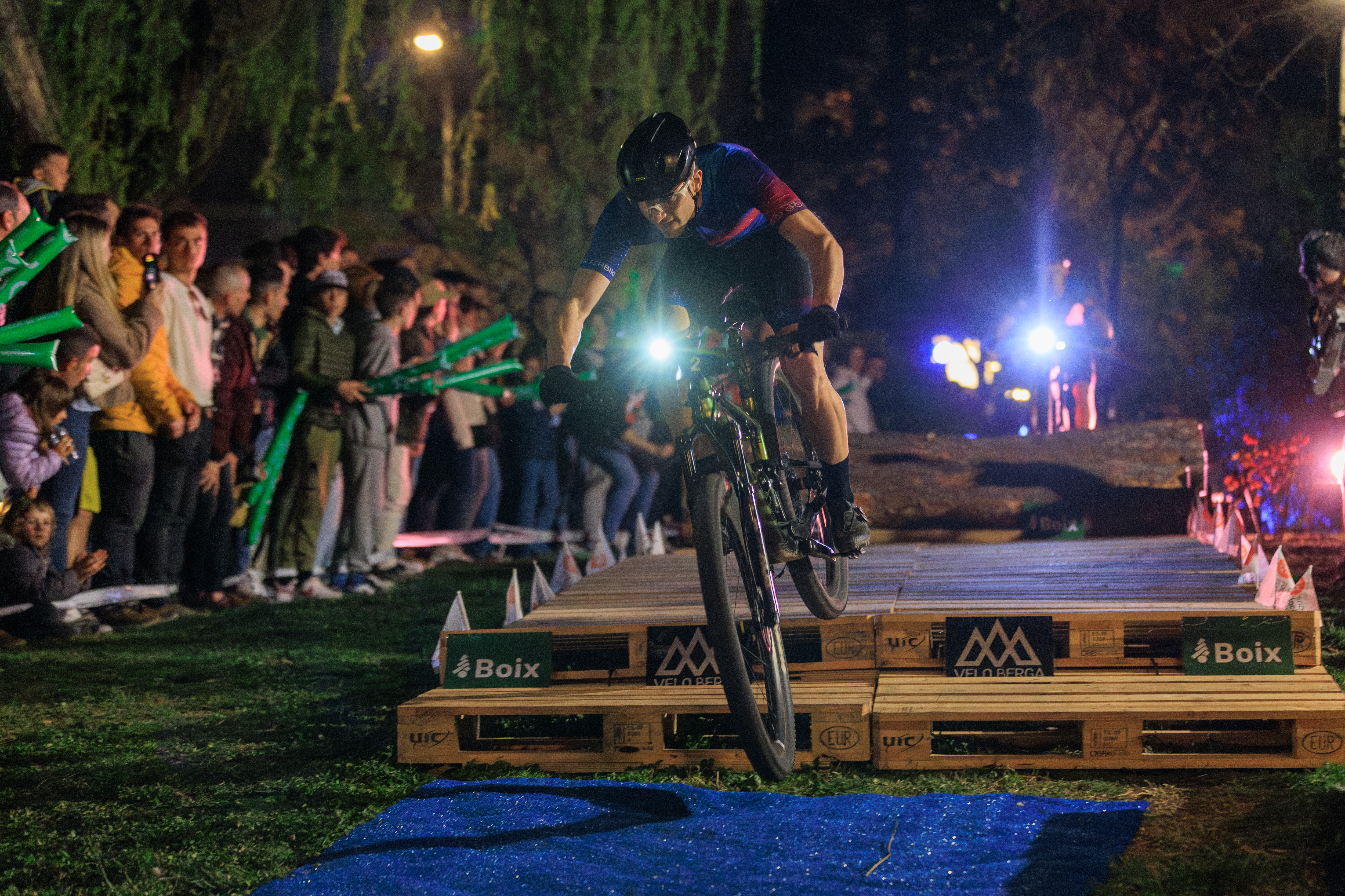 Portal Attack Short Track, al passeig de la Pau 