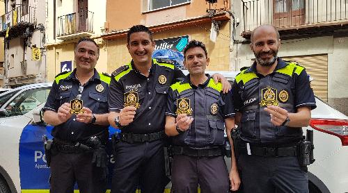 La Policia Local s'adhereix a la campanya ??Escuts solidaris' per contribuir a la construcció del SJD Pediatric Cancer Center Barcelona