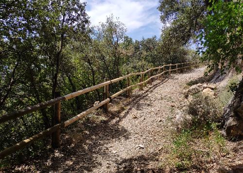 Berga reobre el camí de ronda de Queralt que va tancar provisionalment a causa del despreniment de roques a la zona